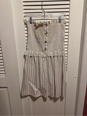 Strapless Smocked Tube Top Neutral Stripe Peplum Blouse / size L